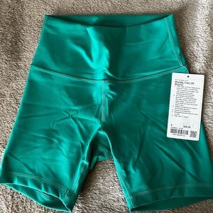 Lululemon never worn and NWT!